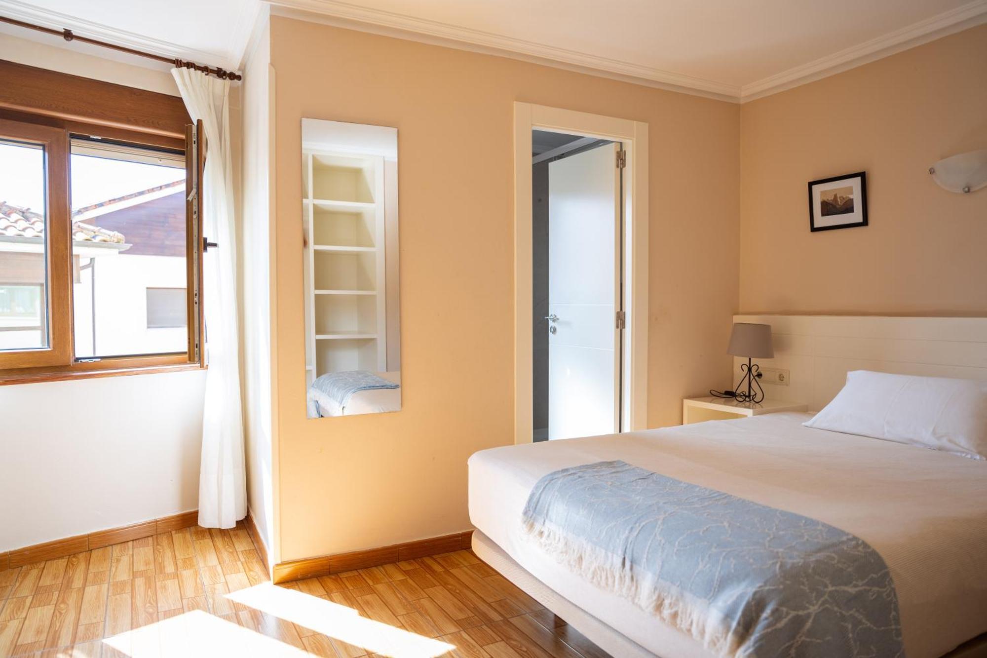 Pension San Jorge Nueva De Llanes Exterior photo